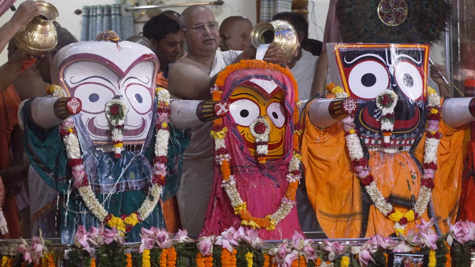 भगवान जगन्नाथ की अधूरी मूर्ति को लेकर मंदिर का रहस्य भगवान जगन्नाथ की अधूरी मूर्ति को लेकर मंदिर का रहस्य