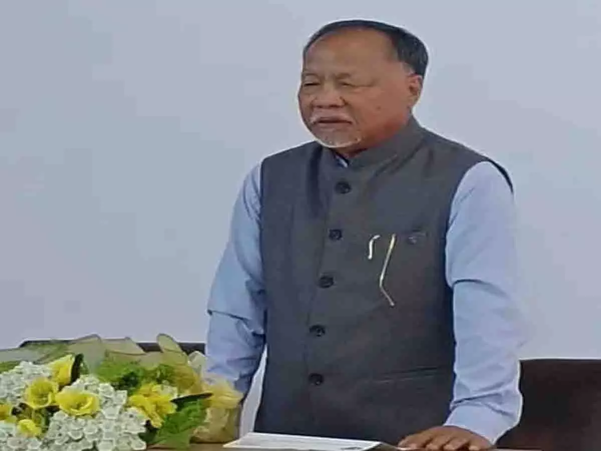 इंजीनियर पिक्टो सोहे ने नए प्रोजेक्ट की समीक्षा की; टीम वर्क पर ज़ोर दिया इंजीनियर पिक्टो सोहे ने नए प्रोजेक्ट की समीक्षा की; टीम वर्क पर ज़ोर दिया