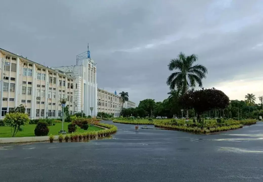 Odisha : स्कूली पाठ्यपुस्तकों की गलतियों पर जांच के आदेश Odisha : स्कूली पाठ्यपुस्तकों की गलतियों पर जांच के आदेश