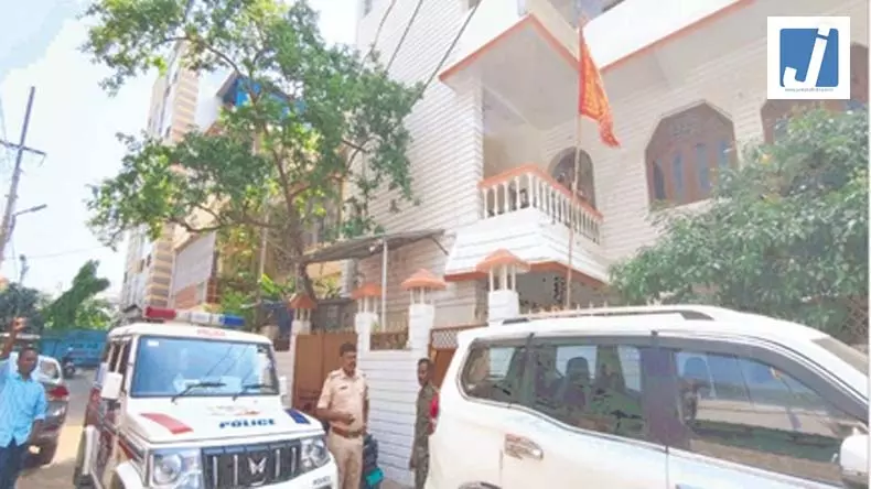 आरएसएस कार्यालय पर पेट्रोल बम हमले की जांच के लिए एसआईटी गठित, दो लोग हिरासत में आरएसएस कार्यालय पर पेट्रोल बम हमले की जांच के लिए एसआईटी गठित, दो लोग हिरासत में