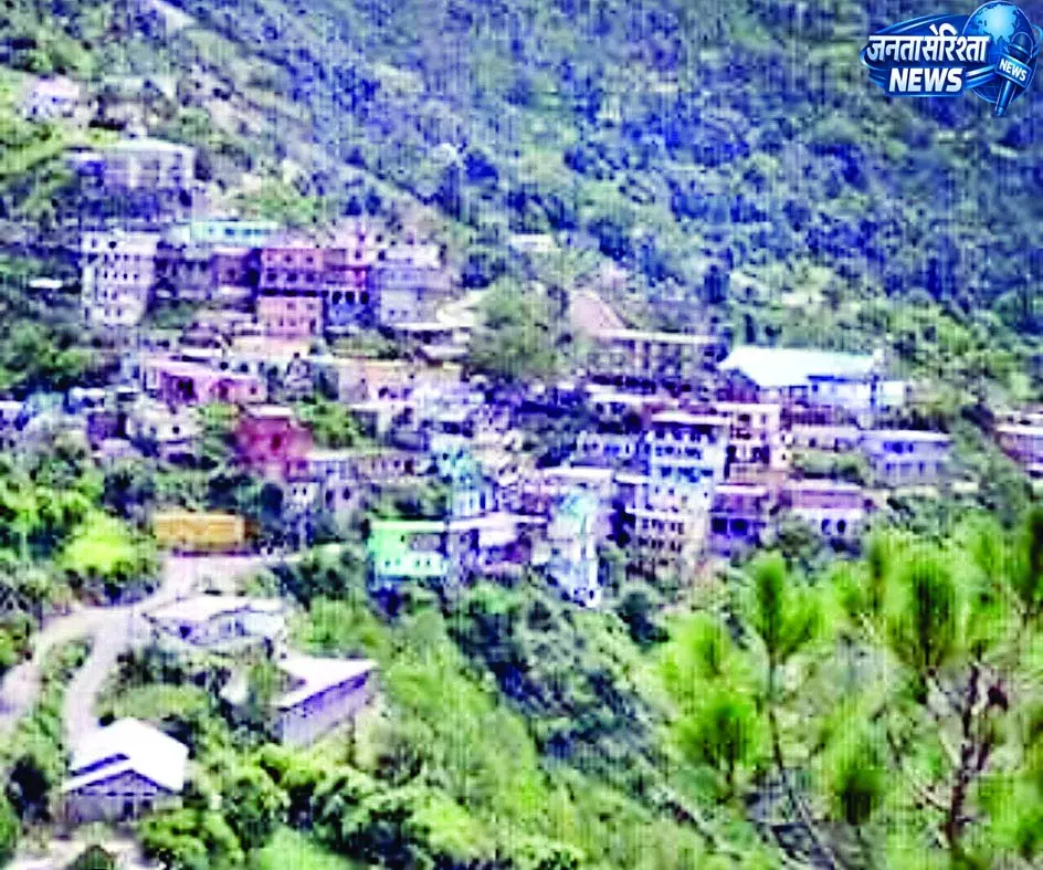 कफोटा में सरकारी जमीन पर बढ़ रहा अतिक्रमण कफोटा में सरकारी जमीन पर बढ़ रहा अतिक्रमण