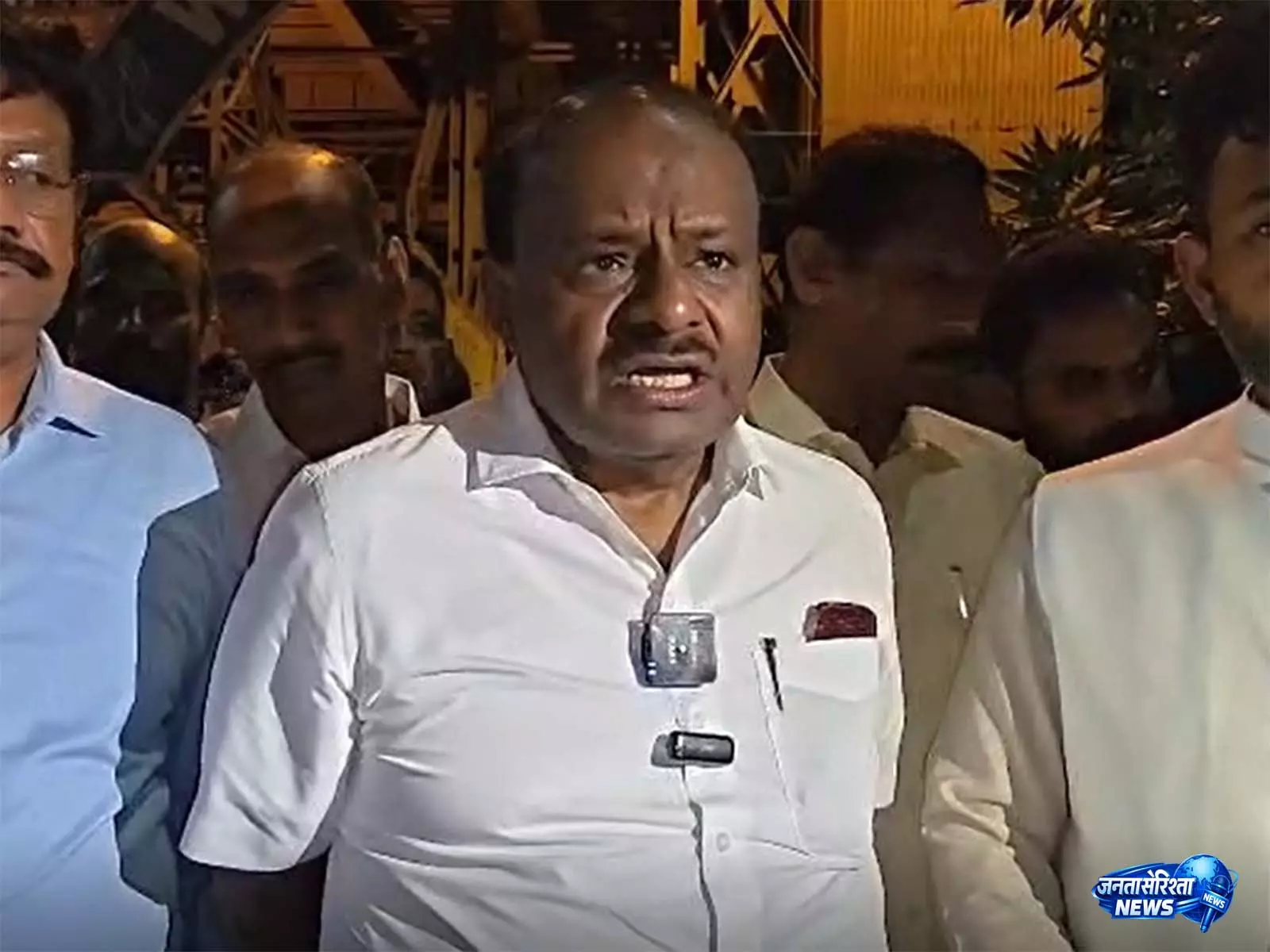 Karnataka के आम किसानों के लिए कीमत समर्थन की मांग, कुमारस्वामी ने केंद्र से की अपील Karnataka के आम किसानों के लिए कीमत समर्थन की मांग, कुमारस्वामी ने केंद्र से की अपील