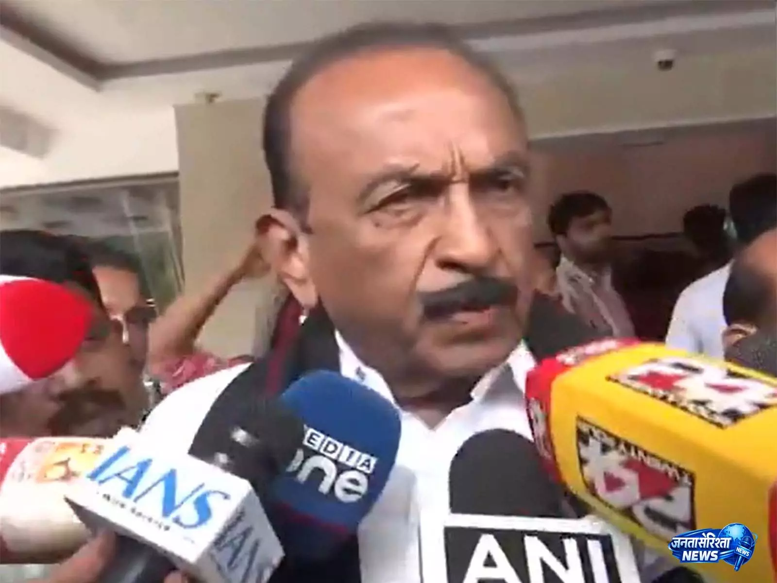 Vaiko का स्टरलाइट प्लांट पर विरोध, तांबा स्मेल्टर न खोलने की मांग Vaiko का स्टरलाइट प्लांट पर विरोध, तांबा स्मेल्टर न खोलने की मांग