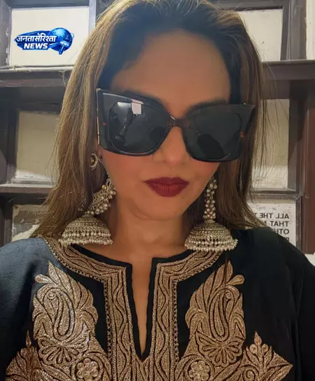 दिलजले से शुरू हुई मधु की लव स्टोरी दिलजले से शुरू हुई मधु की लव स्टोरी