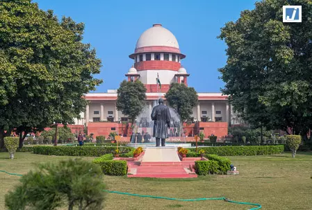 हाई कोर्ट में जजों की नियुक्ति के लिए सुप्रीम कोर्ट कॉलेजियम की सिफारिश को मिली चुनौती हाई कोर्ट में जजों की नियुक्ति के लिए सुप्रीम कोर्ट कॉलेजियम की सिफारिश को मिली चुनौती