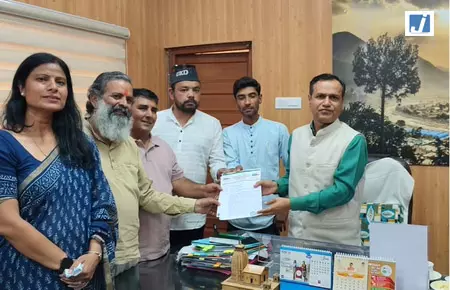 यूकेडी ने देवभूमि परिवार आईडी का किया विरोध, राज्यपाल के नाम भेजा ज्ञापन यूकेडी ने देवभूमि परिवार आईडी का किया विरोध, राज्यपाल के नाम भेजा ज्ञापन