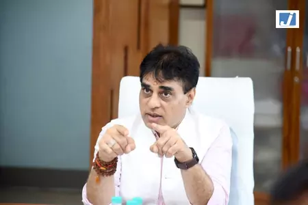 गुजरात: बीजे मेडिकल कॉलेज में रैगिंग की शिकायत पर तीन निलंबित गुजरात: बीजे मेडिकल कॉलेज में रैगिंग की शिकायत पर तीन निलंबित