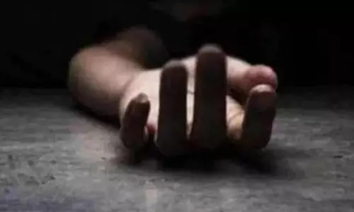 पान दुकानदार को आया डेढ़ लाख का बिजली बिल, परेशान होकर किया सुसाइड पान दुकानदार को आया डेढ़ लाख का बिजली बिल, परेशान होकर किया सुसाइड