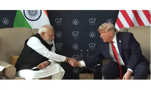 जी-7 समिट: फ्रांस में मिले पीएम मोदी और ट्रंप, पश्चिम एशिया शांति, व्यापार समझौते और भारत-अमेरिका सहयोग पर हुई चर्चा जी-7 समिट: फ्रांस में मिले पीएम मोदी और ट्रंप, पश्चिम एशिया शांति, व्यापार समझौते और भारत-अमेरिका सहयोग पर हुई चर्चा