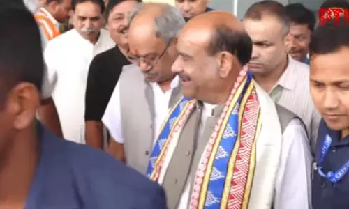 रायपुर पहुंचे लोकसभा अध्यक्ष ओम बिरला, बृजमोहन अग्रवाल ने किया स्वागत