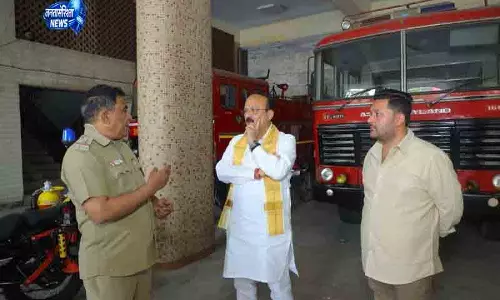 Delhi मंत्री सूद ने नारायणा फायर स्टेशन का किया निरीक्षण Delhi मंत्री सूद ने नारायणा फायर स्टेशन का किया निरीक्षण