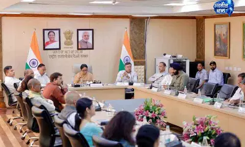 Delhi CM रेखा गुप्ता ने मॉनसून से पहले बाढ़ नियंत्रण आदेश जारी किया Delhi CM रेखा गुप्ता ने मॉनसून से पहले बाढ़ नियंत्रण आदेश जारी किया