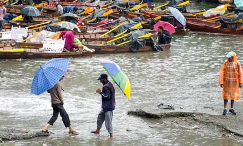 उत्तराखंड के कई जिलों में बारिश का पूर्वानुमान, मौसम विभाग ने लोगों को दी सतर्क रहने की सलाह उत्तराखंड के कई जिलों में बारिश का पूर्वानुमान, मौसम विभाग ने लोगों को दी सतर्क रहने की सलाह