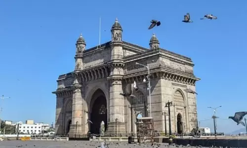 Mumbai : हल्की बूंदाबांदी से मौसम हुआ सुहावना, उमस से मिली राहत Mumbai : हल्की बूंदाबांदी से मौसम हुआ सुहावना, उमस से मिली राहत