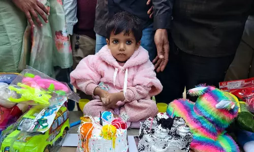 Indore : दुर्लभ बीमारी से जूझ रही बच्ची के इलाज पर हाई कोर्ट की टिप्पणी Indore : दुर्लभ बीमारी से जूझ रही बच्ची के इलाज पर हाई कोर्ट की टिप्पणी
