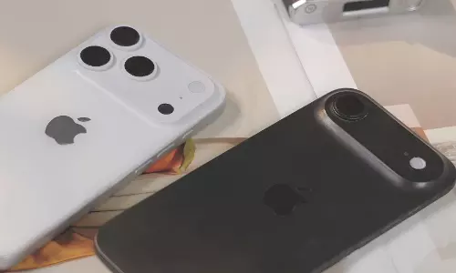 Apple फैंस के लिए खुशखबरी! iPhone 17 Air की कीमत में भारी कटौती Apple फैंस के लिए खुशखबरी! iPhone 17 Air की कीमत में भारी कटौती