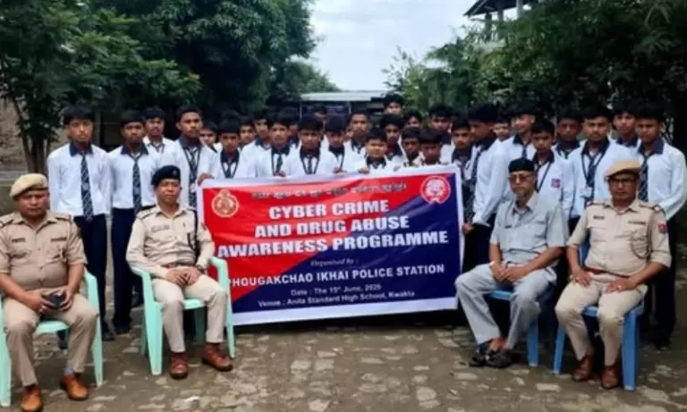 Bishnupur के छात्रों के बीच मणिपुर पुलिस: साइबर सुरक्षा और नशामुक्ति पर विशेष सत्र