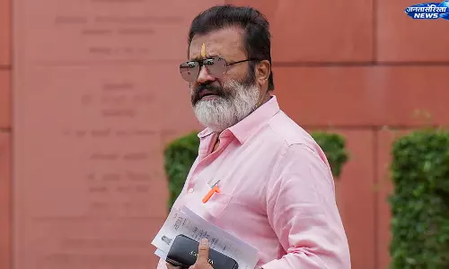 कच्चे तेल की कीमत घटने पर भी तुरंत ईंधन सस्ता नहीं होगा: Union Minister