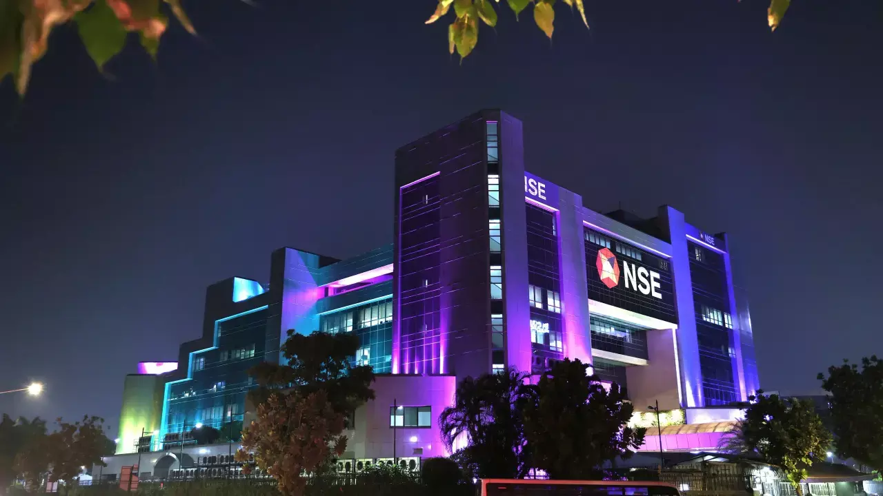 NSE की बहुप्रतीक्षित IPO योजना में कई संस्थागत निवेशक करेंगे शेयरों की बिक्री