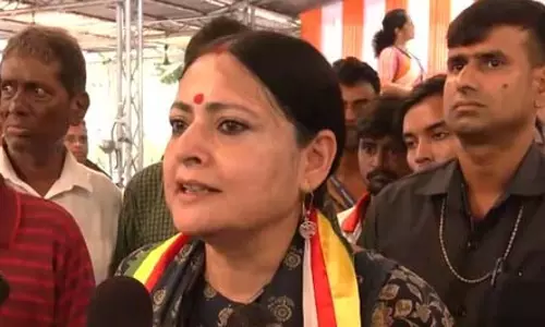 पीएम मोदी के बंगाल दौरे से पहले भाजपा का स्वच्छता से स्वागत अभियान, अग्निमित्रा पॉल ने विपक्ष पर भी साधा निशाना पीएम मोदी के बंगाल दौरे से पहले भाजपा का स्वच्छता से स्वागत अभियान, अग्निमित्रा पॉल ने विपक्ष पर भी साधा निशाना