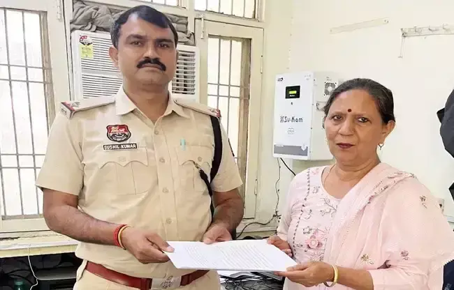Sonipat: वेब सीरीज में महिलाओं पर आपत्तिजनक टिप्पणी को लेकर शिकायत दर्ज Sonipat: वेब सीरीज में महिलाओं पर आपत्तिजनक टिप्पणी को लेकर शिकायत दर्ज