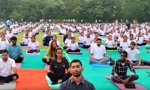 गुजरात: गिफ्ट सिटी में अंतरराष्ट्रीय योग दिवस का भव्य आयोजन, 1,500 से अधिक लोगों ने लिया भाग गुजरात: गिफ्ट सिटी में अंतरराष्ट्रीय योग दिवस का भव्य आयोजन, 1,500 से अधिक लोगों ने लिया भाग
