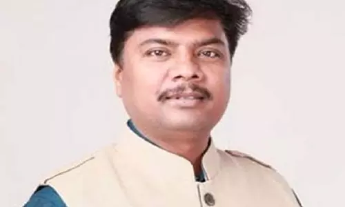 शराब से राहुल गांधी का पैर धोए कांग्रेसी, मंत्री केदार कश्यप का विवादित बयान शराब से राहुल गांधी का पैर धोए कांग्रेसी, मंत्री केदार कश्यप का विवादित बयान
