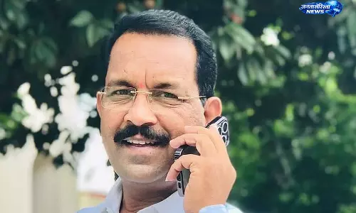 Nashik : तेंदुए-मानव संघर्ष बढ़ा, सांसद भास्करराव भागरे ने वन विभाग से त्वरित कार्रवाई की मांग Nashik : तेंदुए-मानव संघर्ष बढ़ा, सांसद भास्करराव भागरे ने वन विभाग से त्वरित कार्रवाई की मांग