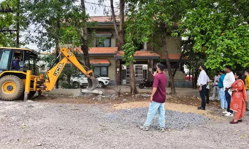 सेजबहार फेस 1 कॉलोनी की भूमि से गृह निर्माण और अधोसंरचना विकास मंडल ने हटाया अतिक्रमण सेजबहार फेस 1 कॉलोनी की भूमि से गृह निर्माण और अधोसंरचना विकास मंडल ने हटाया अतिक्रमण