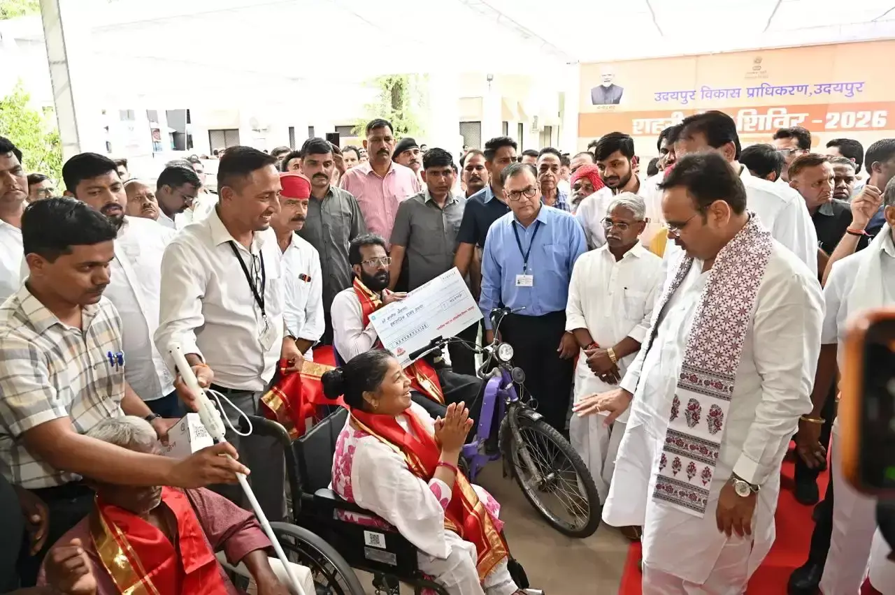 Udaipur: मुख्यमंत्री ने शहरी सेवा शिविर की कार्यप्रणाली का लिया जायजा Udaipur: मुख्यमंत्री ने शहरी सेवा शिविर की कार्यप्रणाली का लिया जायजा