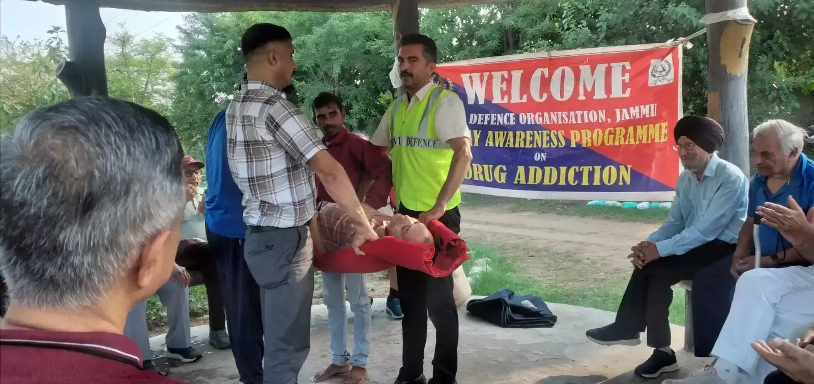 Jammu: आपदा प्रबंधन पर जागरूकता शिविर में दी गई महत्वपूर्ण जानकारी Jammu: आपदा प्रबंधन पर जागरूकता शिविर में दी गई महत्वपूर्ण जानकारी