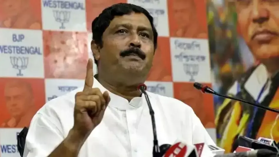 Kolkata: राहुल सिन्हा ने प्रेस वार्ता में पश्चिम बंगाल पर साधा निशाना Kolkata: राहुल सिन्हा ने प्रेस वार्ता में पश्चिम बंगाल पर साधा निशाना
