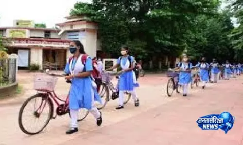 Heatwave conditions: बालासोर ज़िले में स्कूली छात्रों के लिए क्लास का समय बदला गया, पूरी जानकारी देखें