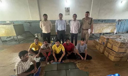 FSSAI ने दिल्ली और हरियाणा में छापेमारी कर 6,500 लीटर से ज़्यादा संदिग्ध मिलावटी घी ज़ब्त किया FSSAI ने दिल्ली और हरियाणा में छापेमारी कर 6,500 लीटर से ज़्यादा संदिग्ध मिलावटी घी ज़ब्त किया