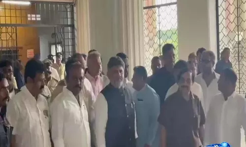 कर्नाटक MLC चुनावों में 100 प्रतिशत मतदान के साथ वोटिंग खत्म, शाम 5 बजे वोटों की गिनती होगी शुरू कर्नाटक MLC चुनावों में 100 प्रतिशत मतदान के साथ वोटिंग खत्म, शाम 5 बजे वोटों की गिनती होगी शुरू