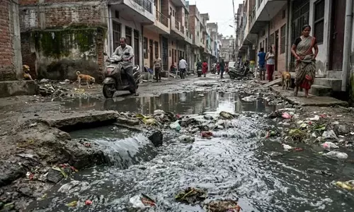 Haryana : पटौदी की शिव कॉलोनी में सीवर संकट, डेढ़ साल से गंदे पानी में जी रहे लोग