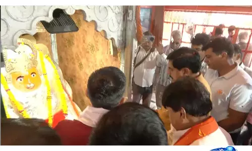MP के सीएम यादव ने इंदौर के वीरगढ़ी हनुमान मंदिर में पूजा-अर्चना की