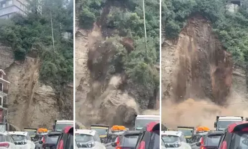 Shimla में भारी भूस्खलन, ढली-संजौली बाईपास बंद, बहुमंजिला भवन खतरे में Shimla में भारी भूस्खलन, ढली-संजौली बाईपास बंद, बहुमंजिला भवन खतरे में