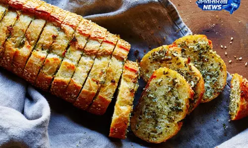 Ginger Garlic Bread: आसान रेसिपी से मिलेगा रेस्टोरेंट जैसा स्वाद