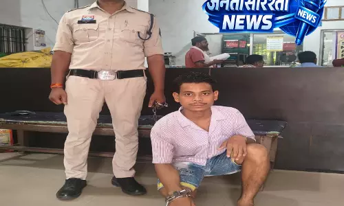 CG: वृद्ध महिला से मारपीट और चाकू से हमला करने वाला नाती गिरफ्तार CG: वृद्ध महिला से मारपीट और चाकू से हमला करने वाला नाती गिरफ्तार