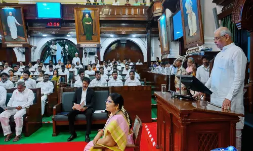 Governor अरलेकर ने तमिलनाडु विधानसभा में 3 साल बाद पूरे अभिभाषण को बताया ‘नया दौर’ Governor अरलेकर ने तमिलनाडु विधानसभा में 3 साल बाद पूरे अभिभाषण को बताया ‘नया दौर’