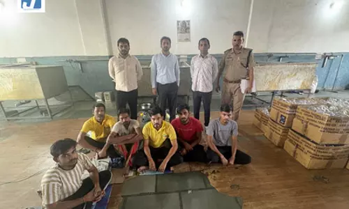 देसी घी के नाम पर मिलावट का खेल, 6,500 लीटर से ज्यादा नकली घी बरामद देसी घी के नाम पर मिलावट का खेल, 6,500 लीटर से ज्यादा नकली घी बरामद