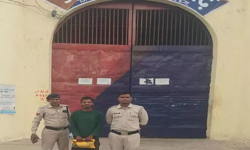CG: अवैध महुआ शराब पर कार्रवाई, 20 लीटर शराब के साथ कोचिया गिरफ्तार CG: अवैध महुआ शराब पर कार्रवाई, 20 लीटर शराब के साथ कोचिया गिरफ्तार