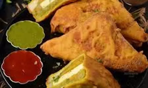 Bread Pakora Recipe: घर पर बनाएं क्रिस्पी और स्वादिष्ट स्नैक