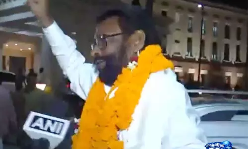 JMM के बैद्यनाथ राम और NDA समर्थित परिमल नाथवानी ने राज्यसभा सीटें जीतीं, पार्टी मना रही जश्न
