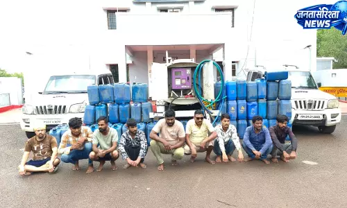 अंतर्राज्यीय डीजल चोरी गिरोह का भंडाफोड़, सरगना सहित 9 आरोपी गिरफ्तार अंतर्राज्यीय डीजल चोरी गिरोह का भंडाफोड़, सरगना सहित 9 आरोपी गिरफ्तार