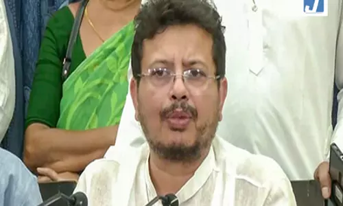 टीएमसी के बैंक खाते को फ्रीज करने की मांग को विपक्ष के नेता ऋतब्रत बनर्जी का समर्थन टीएमसी के बैंक खाते को फ्रीज करने की मांग को विपक्ष के नेता ऋतब्रत बनर्जी का समर्थन