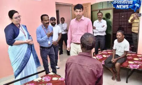 कलेक्टर ने लिया नशा मुक्ति केन्द्र का जायजा कलेक्टर ने लिया नशा मुक्ति केन्द्र का जायजा