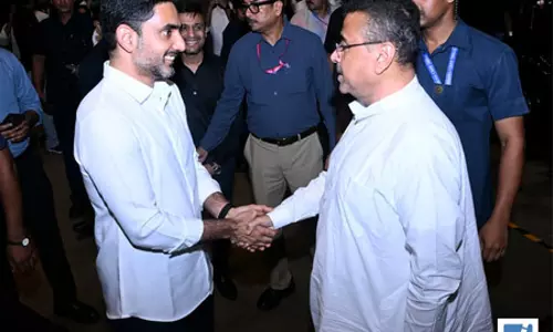 आंध्र प्रदेश के मंत्री नारा लोकेश और सीएम सुवेंदु अधिकारी की मुलाकात, दिए उपहार