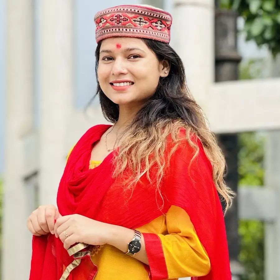 Pauri Garhwal: करिश्मा शाह के गीतों ने कंडोलिया महोत्सव में बांधा समां Pauri Garhwal: करिश्मा शाह के गीतों ने कंडोलिया महोत्सव में बांधा समां